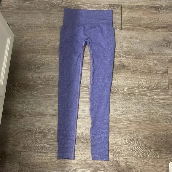 CRVS seamless scrunch butt leggings size small purple - Picture 2 of 6
